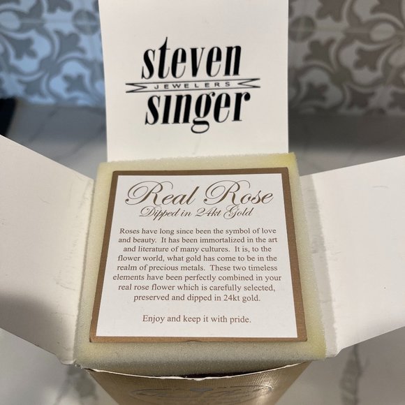 Steven Singer -24k Gold Dipped Red Rose - Picture 4 of 5